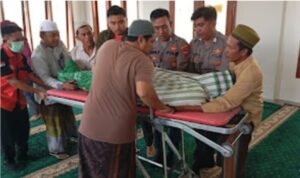 Pria Muslim Mengakhiri Hidupnya sedang Sujud Waktu Sholat Ashar di Masjid Baitul Khoir Imarza desa Banyuputih