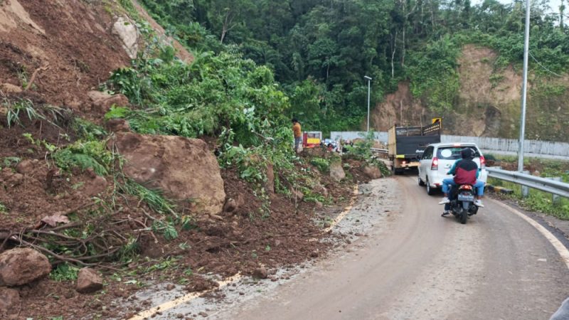 Tragedi Tanah Longsor di KM 55, Kapolsek Candipuro Imbau Pengguna Jalan Agar Hati-Hati