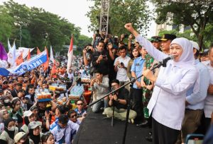 Khofifah Indar Parawansa Sepakati 17 Tuntutan Buruh