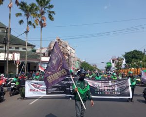 Pengemudi Transportasi Online Jember Turun Jalan Demo Pemkab Jember