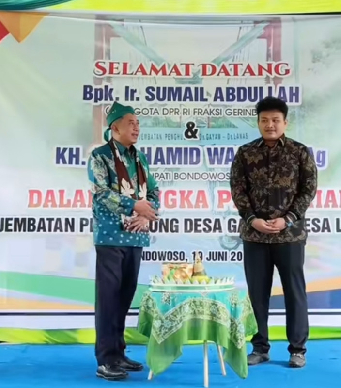 Bupati Bondowoso Abdul Hamid Wahid Meresmikan Jembatan Gantung