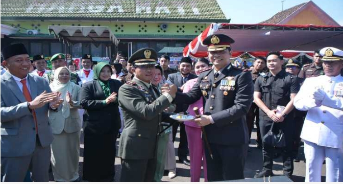 Sinergi TNI-Polri di Situbondo, Polres Beri Kejutan Ulang Tahun ke-80 TNI
